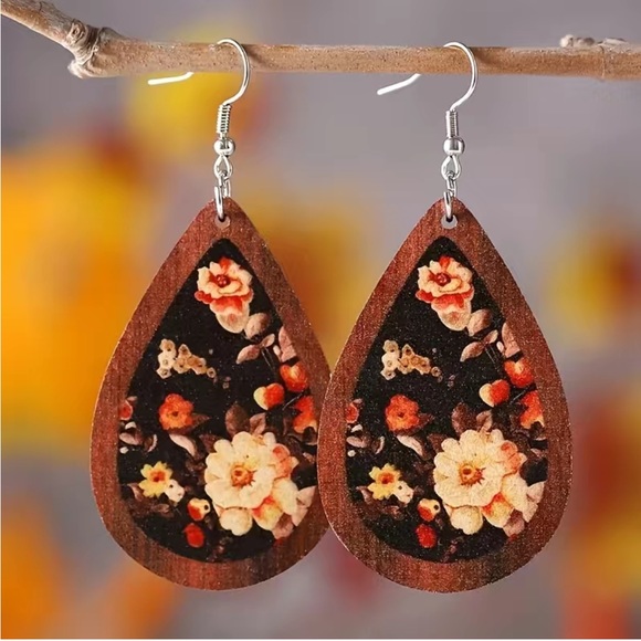 unbranded Jewelry - Bohemian Flower Print Droplet Shaped Earrings